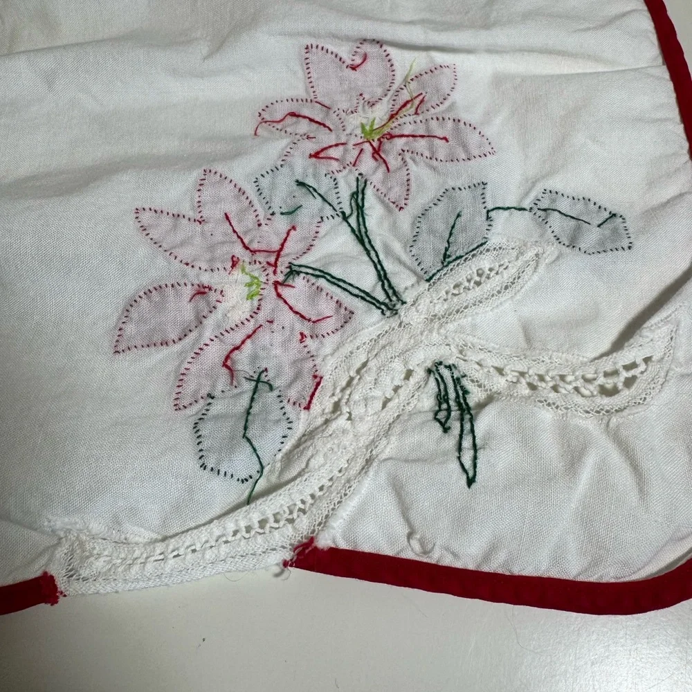 White Placemat‎ with Red Floral Design